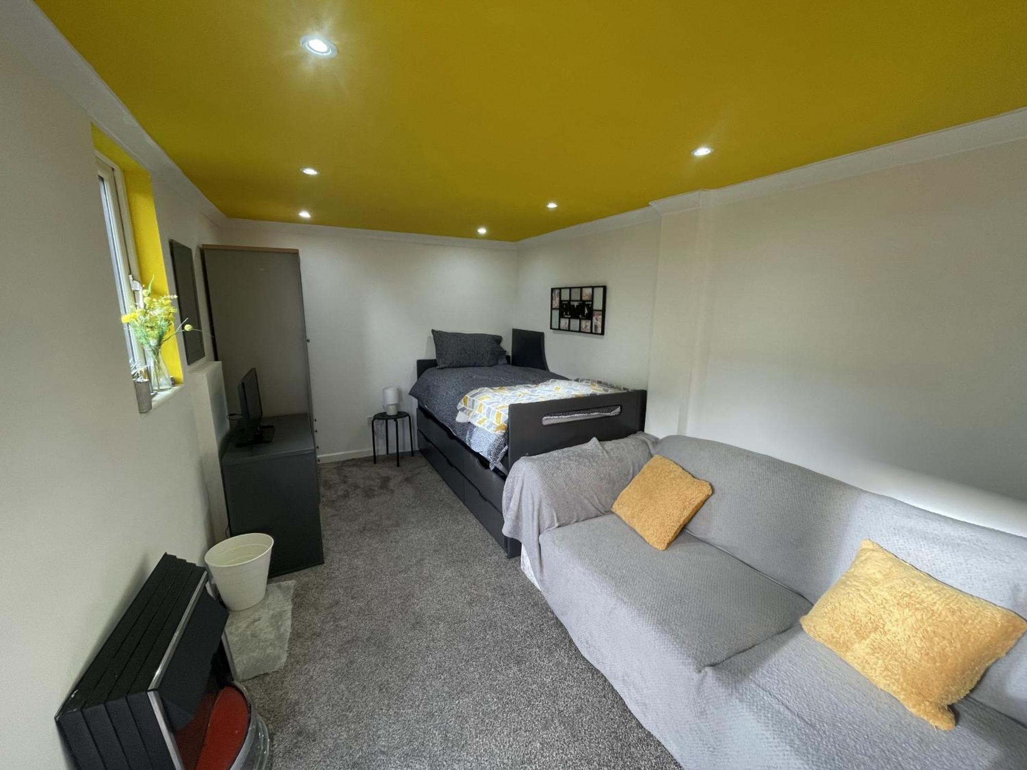 Beautiful Place To Live Near Heathrow Windsor Legoland & Free Parking Onsite Burnham  Kültér fotó