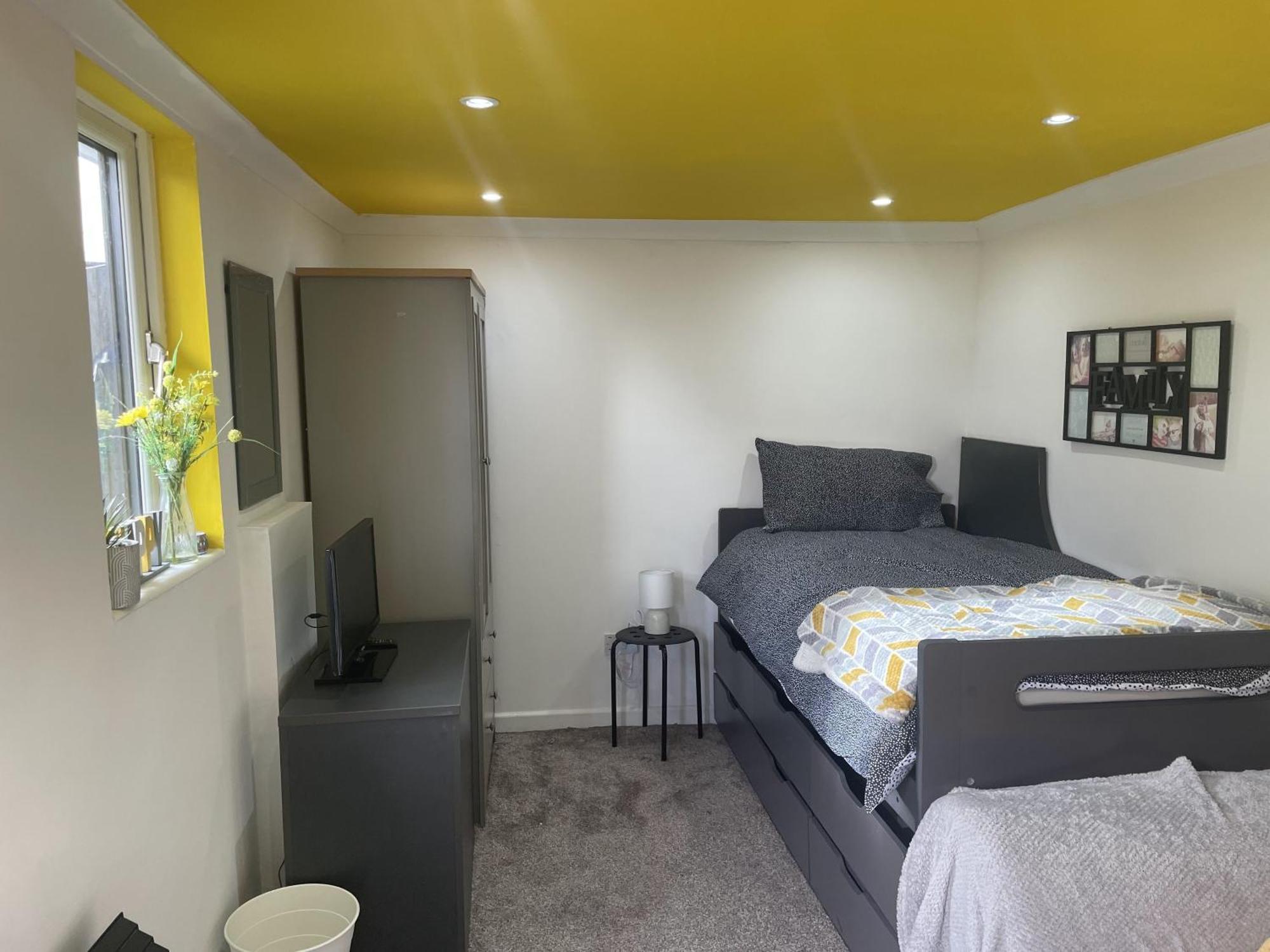 Beautiful Place To Live Near Heathrow Windsor Legoland & Free Parking Onsite Burnham  Kültér fotó